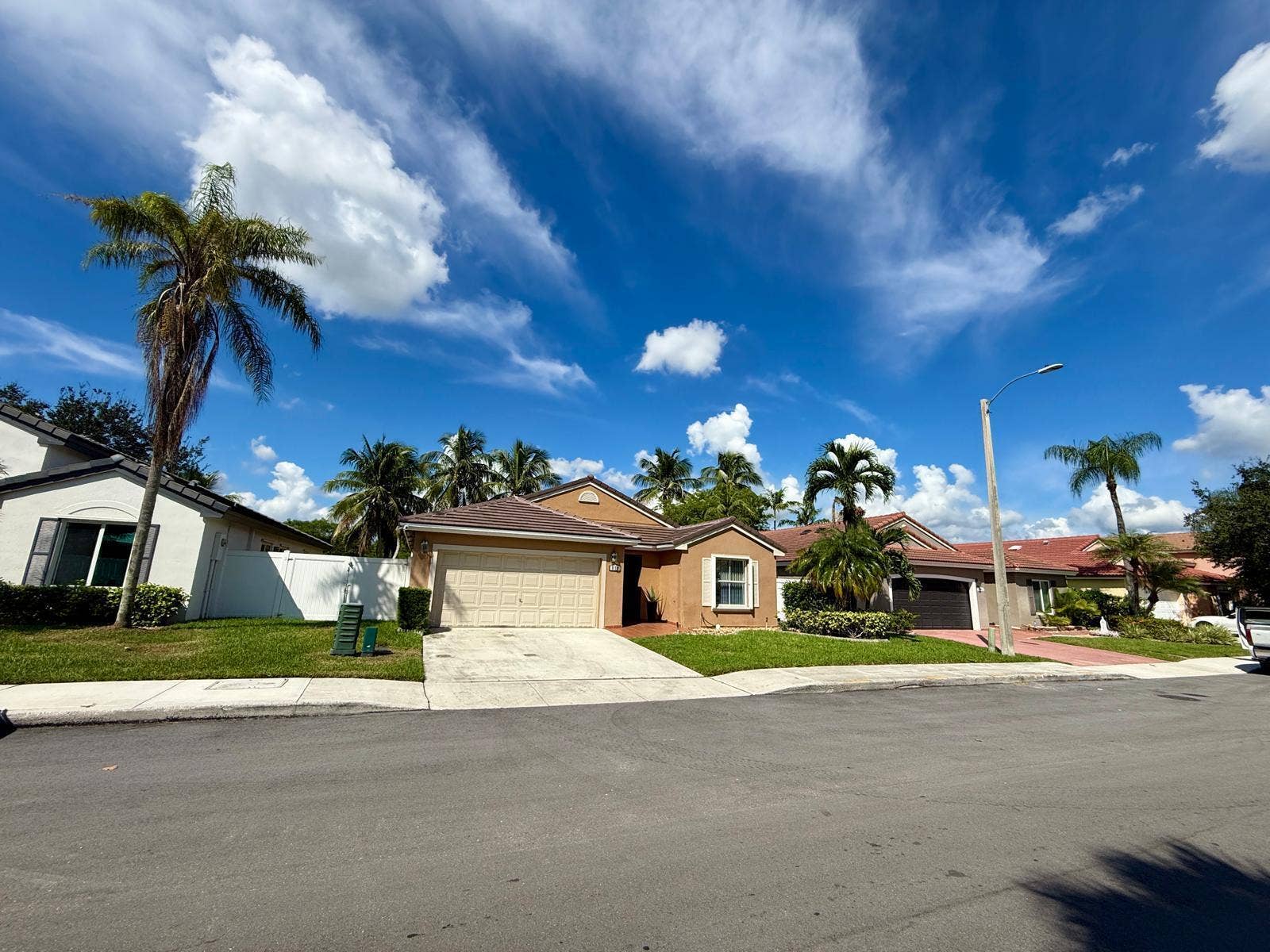 870 NW 166TH Avenue, Pembroke Pines, FL 33028 FRONT