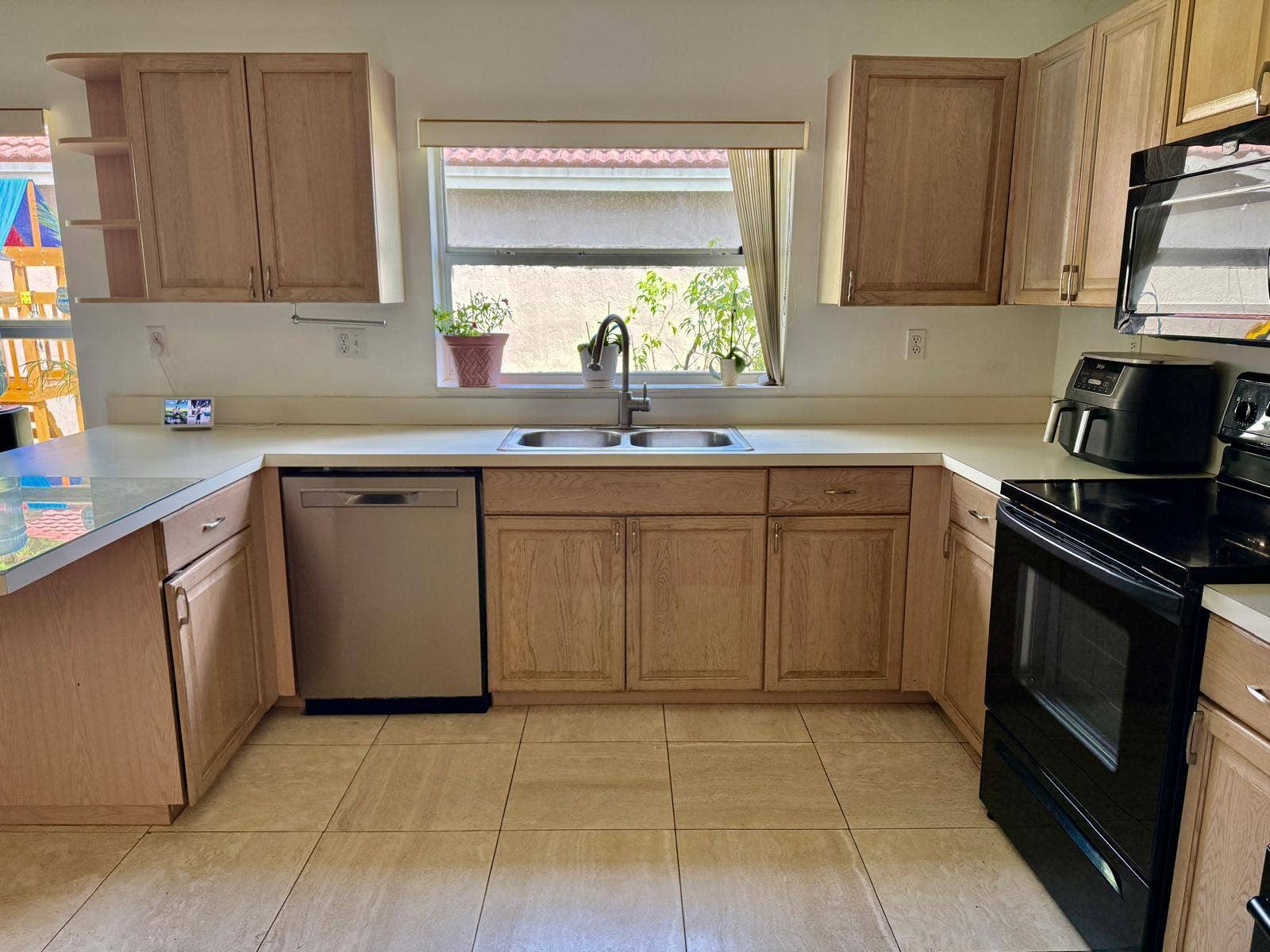 870 NW 166TH Avenue, Pembroke Pines, FL 33028 WhatsApp Image 2026-10-07 at 9.30.12 AM