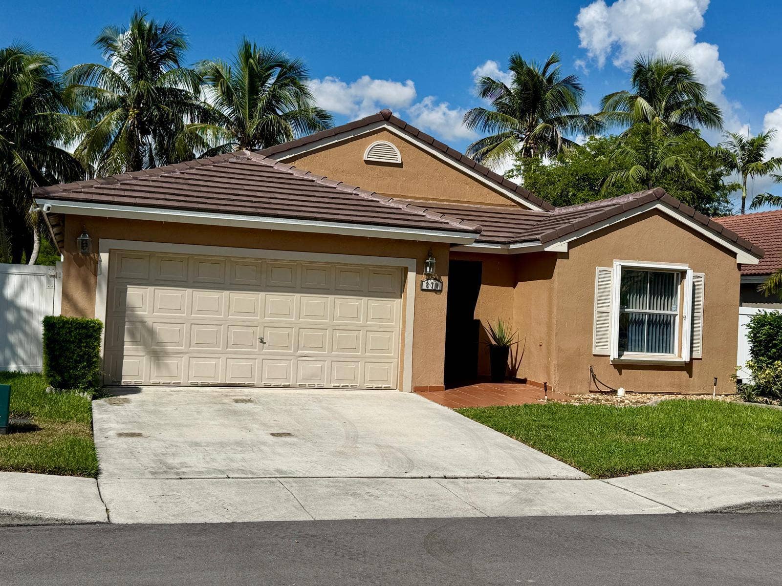 870 NW 166TH Avenue, Pembroke Pines, FL 33028 FRONT