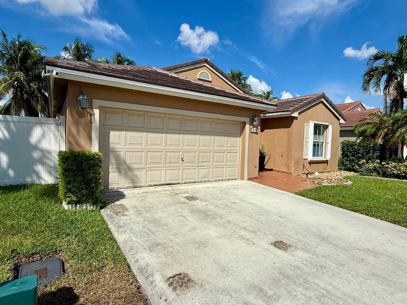 870 NW 166TH Avenue, Pembroke Pines, FL 33028 WhatsApp Image 2026-10-07 at 9.28.55 AM