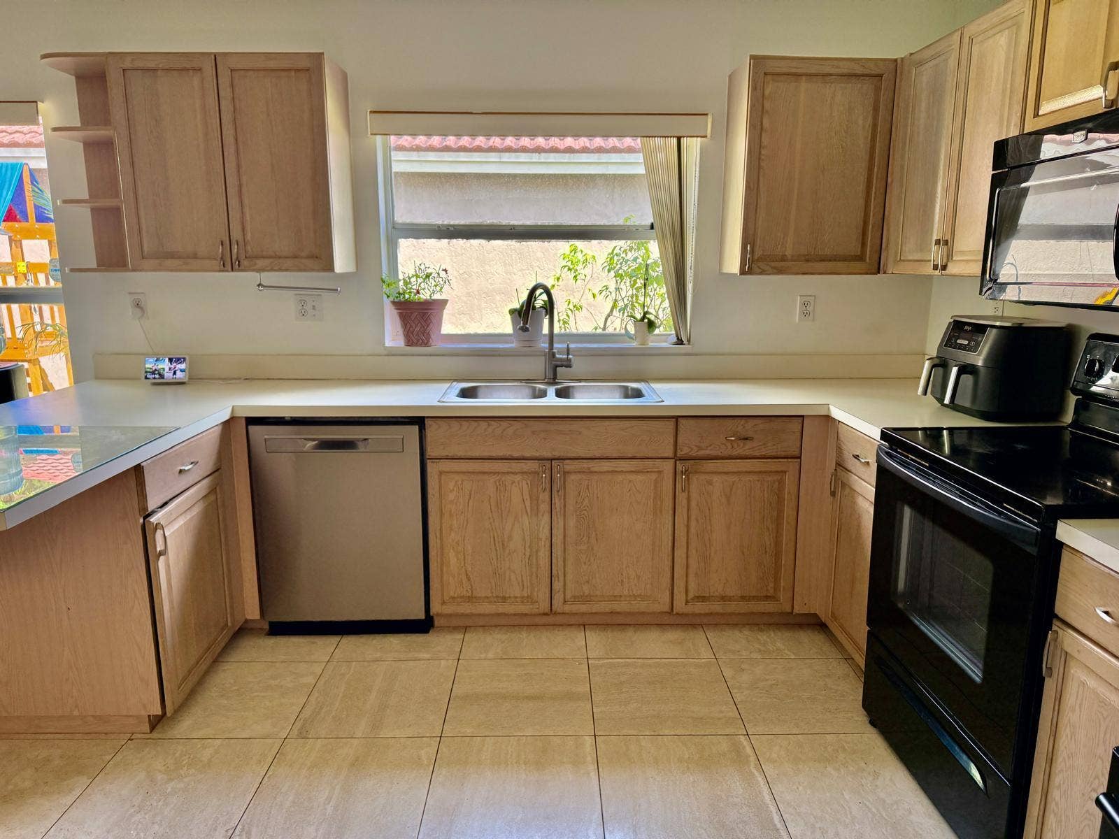 870 NW 166TH Avenue, Pembroke Pines, FL 33028 WhatsApp Image 2026-10-07 at 9.30.12 AM