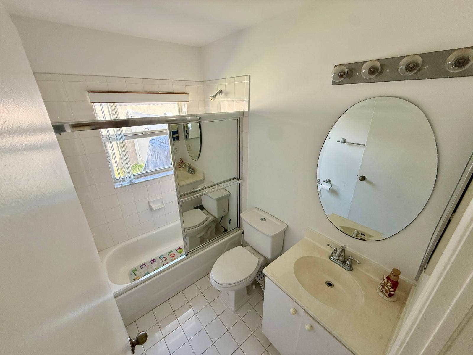 870 NW 166TH Avenue, Pembroke Pines, FL 33028 WhatsApp Image 2026-10-07 at 9.29.11 AM