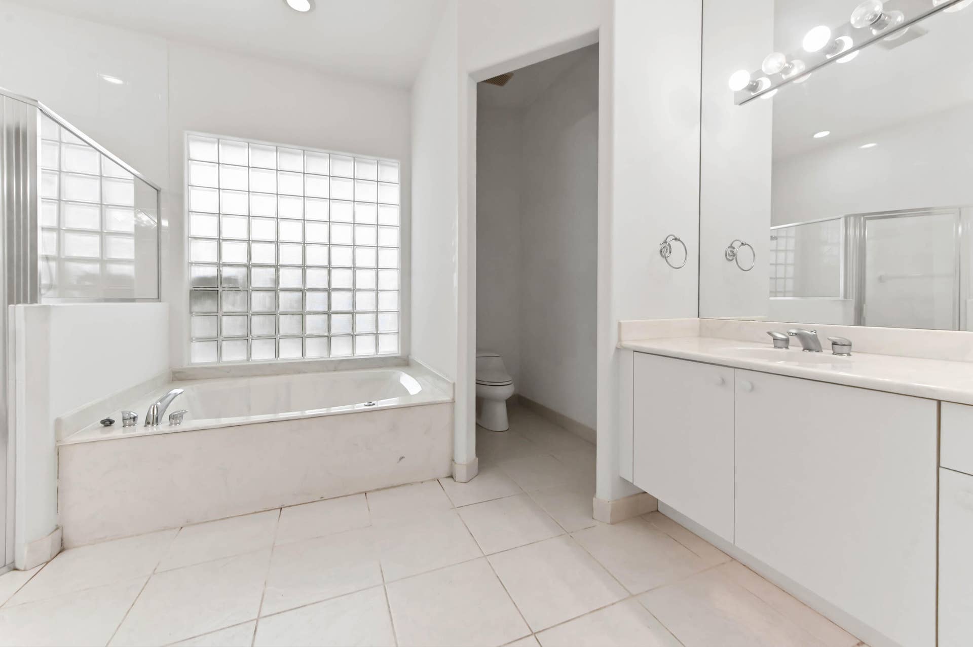 6389 Cortona Street, Lake Worth, FL 33467 30 bathroom 01