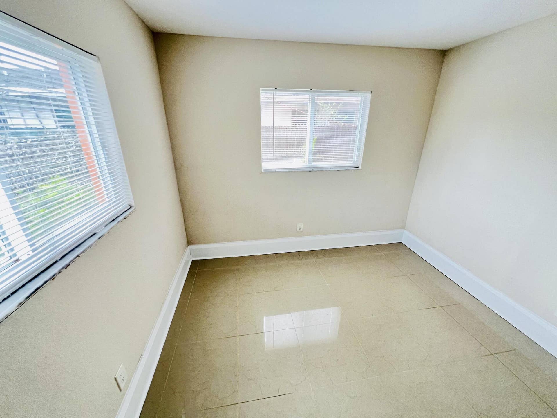 441 NW 7TH, #1, Fort Lauderdale, FL 33311 IMG_5219