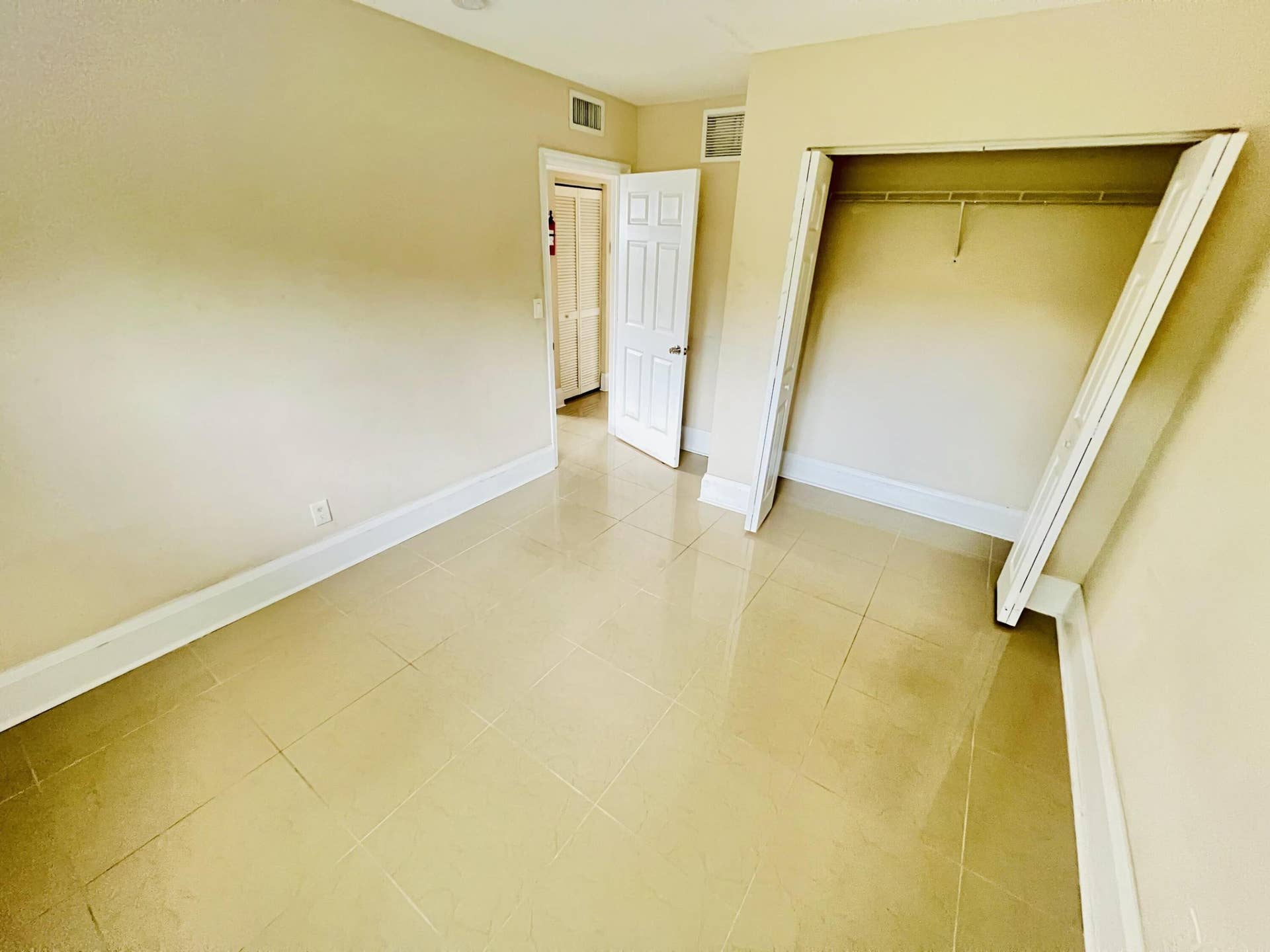 441 NW 7TH, #1, Fort Lauderdale, FL 33311 IMG_5216