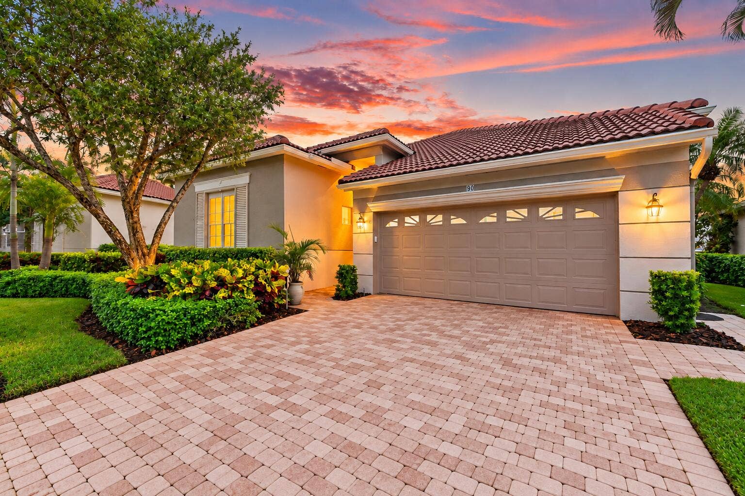 90 Monterey Pt Exterior