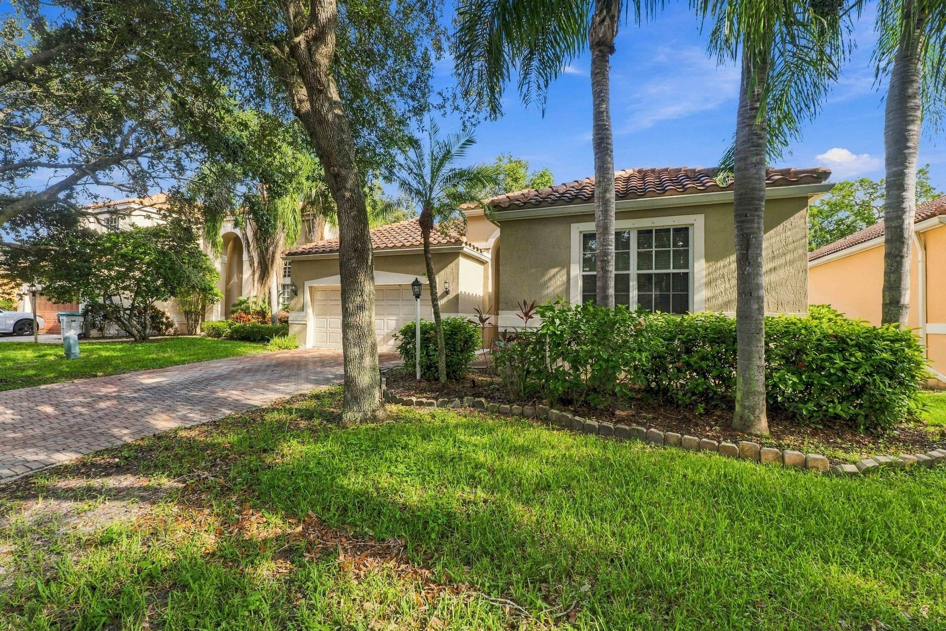 6355 NW 80th Dr_003