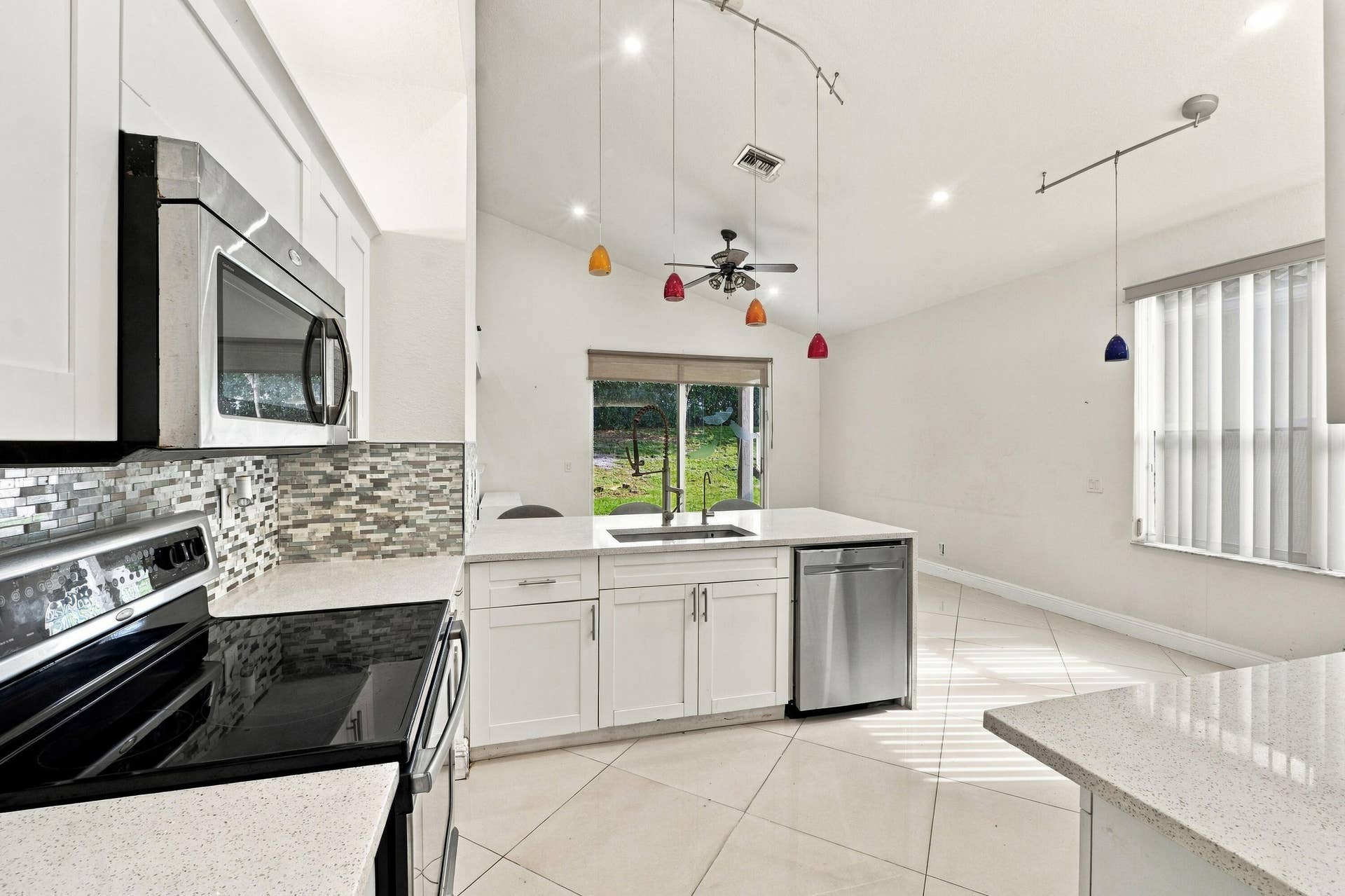 6355 NW 80th Dr_032