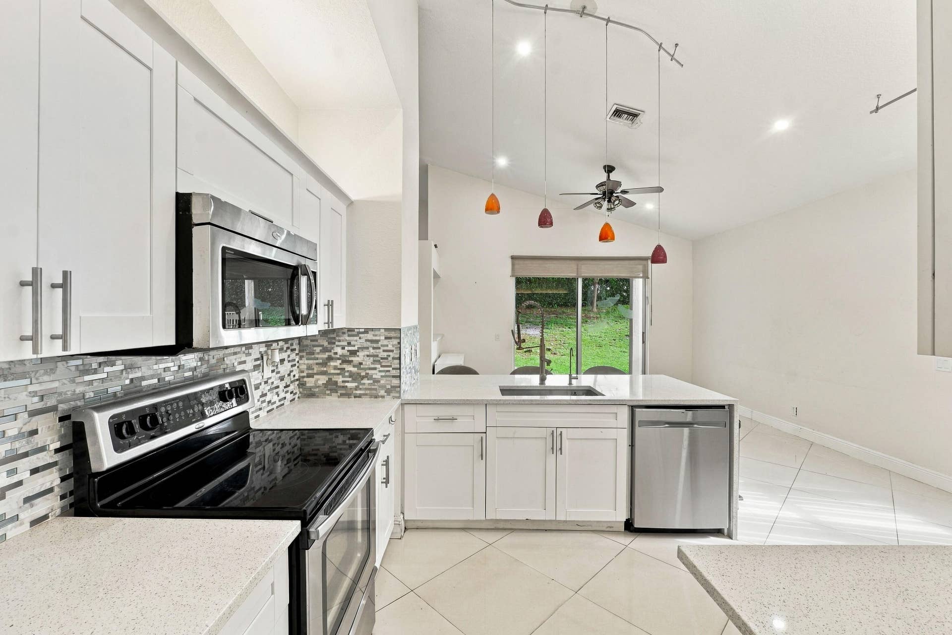 6355 NW 80th Dr_031