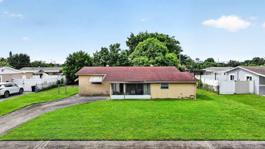 Property photo for 913 JAMAICAN Drive, West Palm Beach, FL