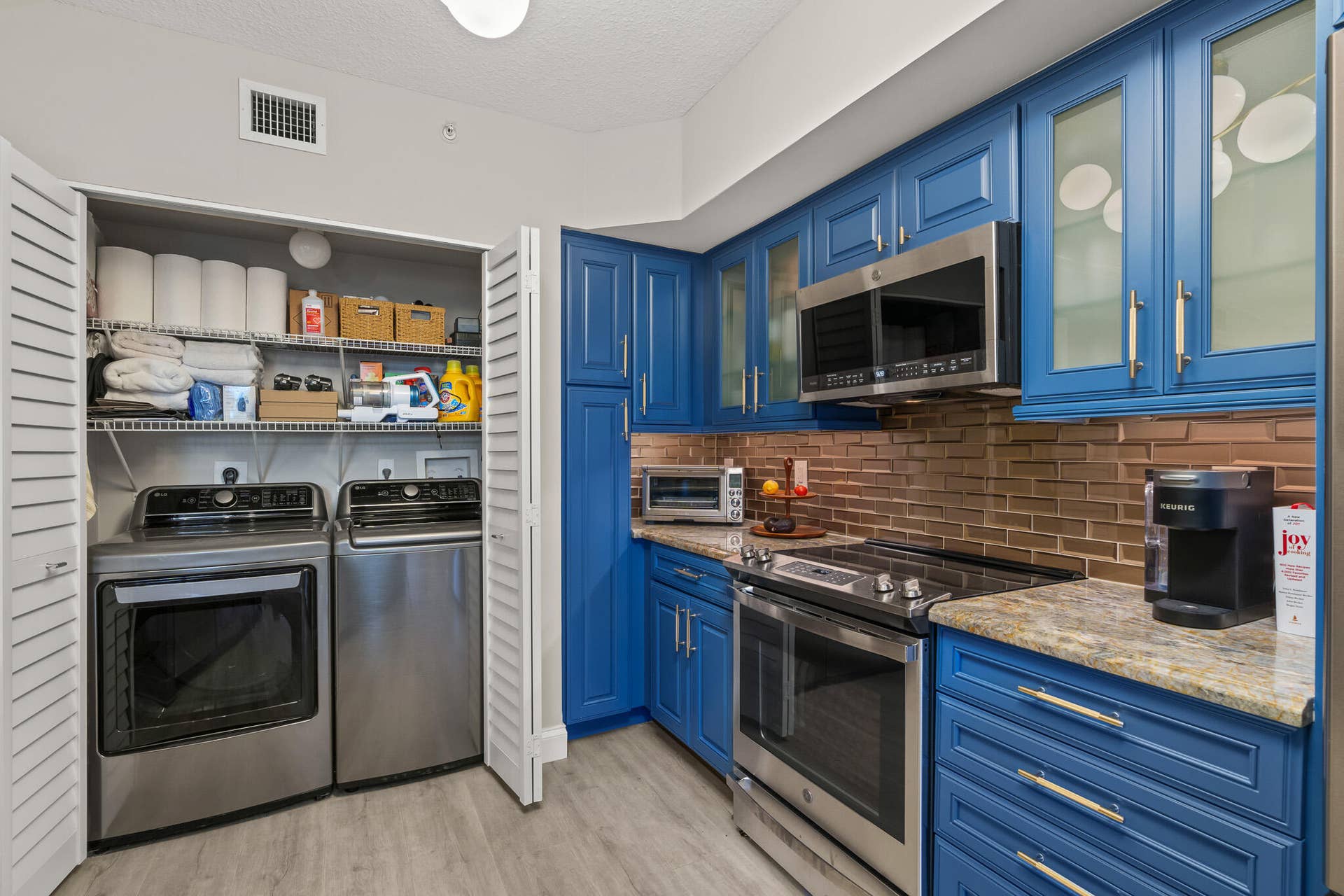 600 S DIXIE Highway, #544, West Palm Beach, West Palm Beach, FL 33401 Kitchen