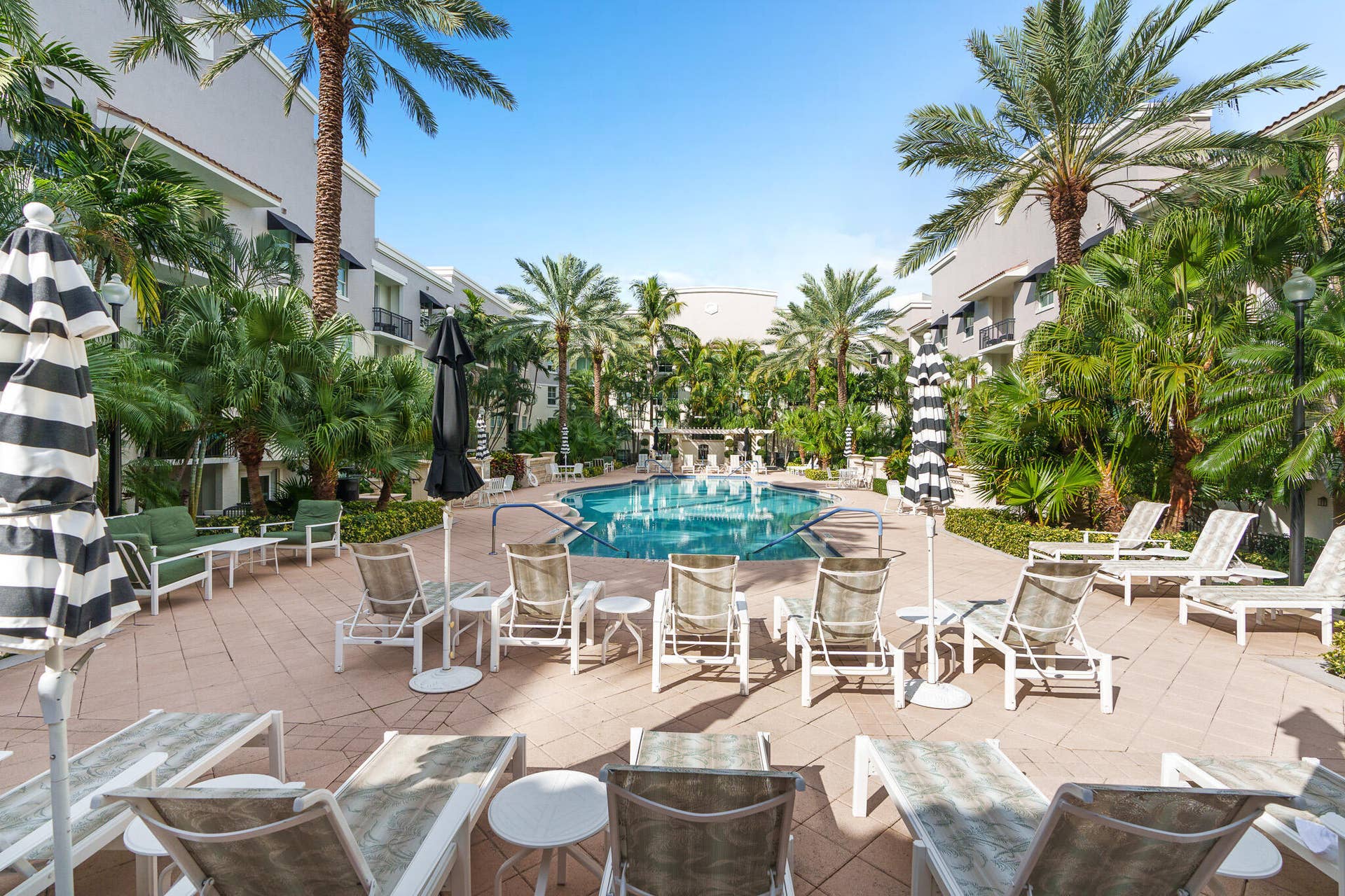 600 S DIXIE Highway, #544, West Palm Beach, West Palm Beach, FL 33401 Pool