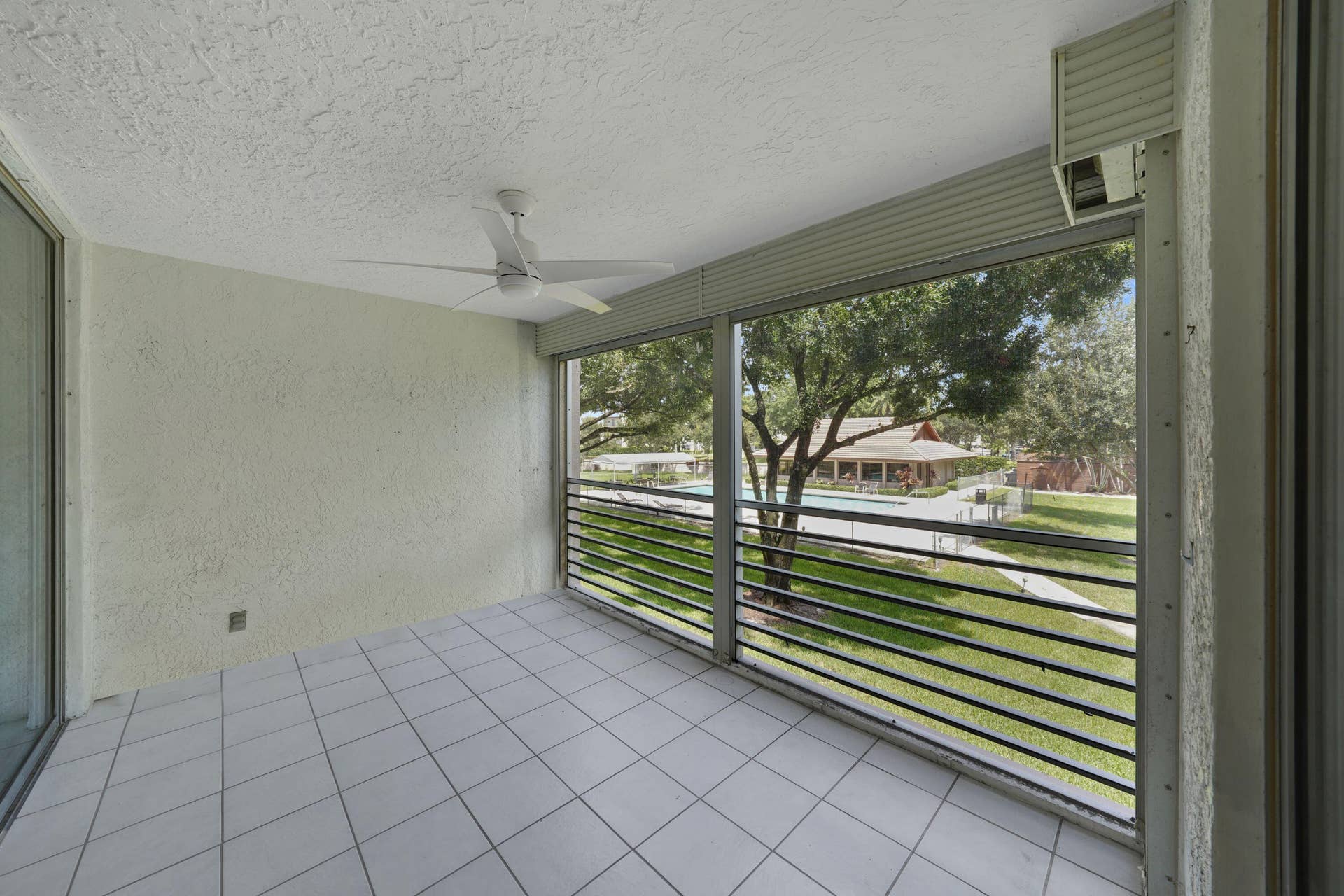 1900 SABAL PALM Drive, #205, Davie, FL 33324 *