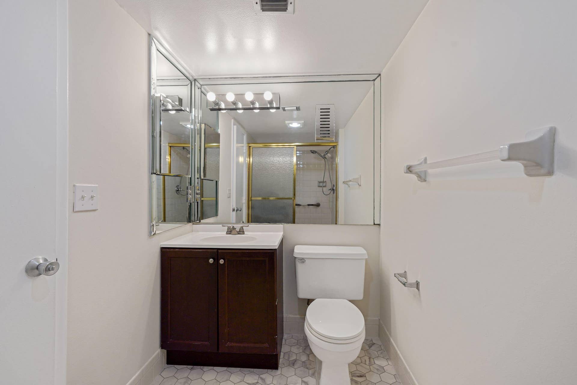1900 SABAL PALM Drive, #205, Davie, FL 33324 Primary Bath