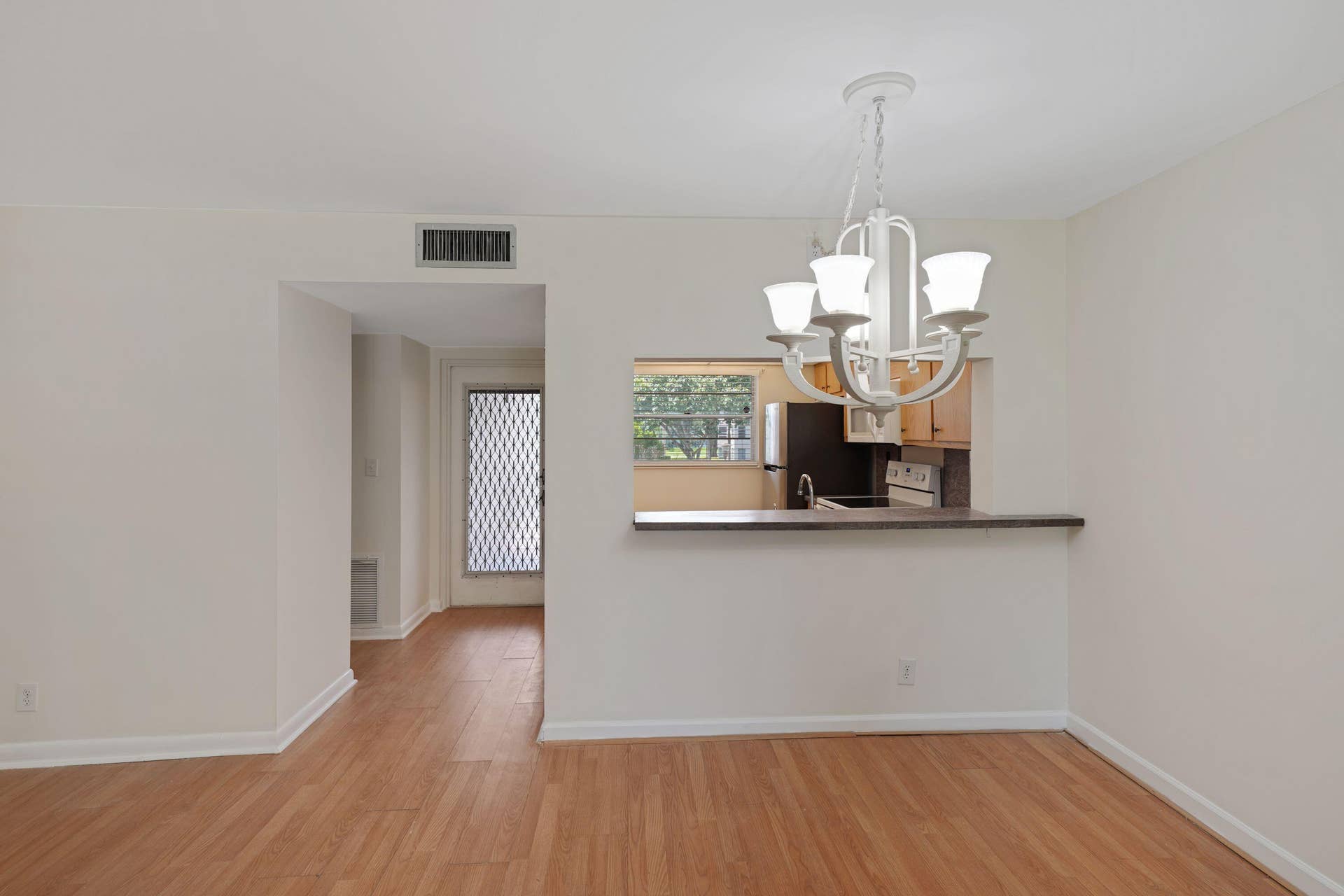 1900 SABAL PALM Drive, #205, Davie, FL 33324 Dining Space