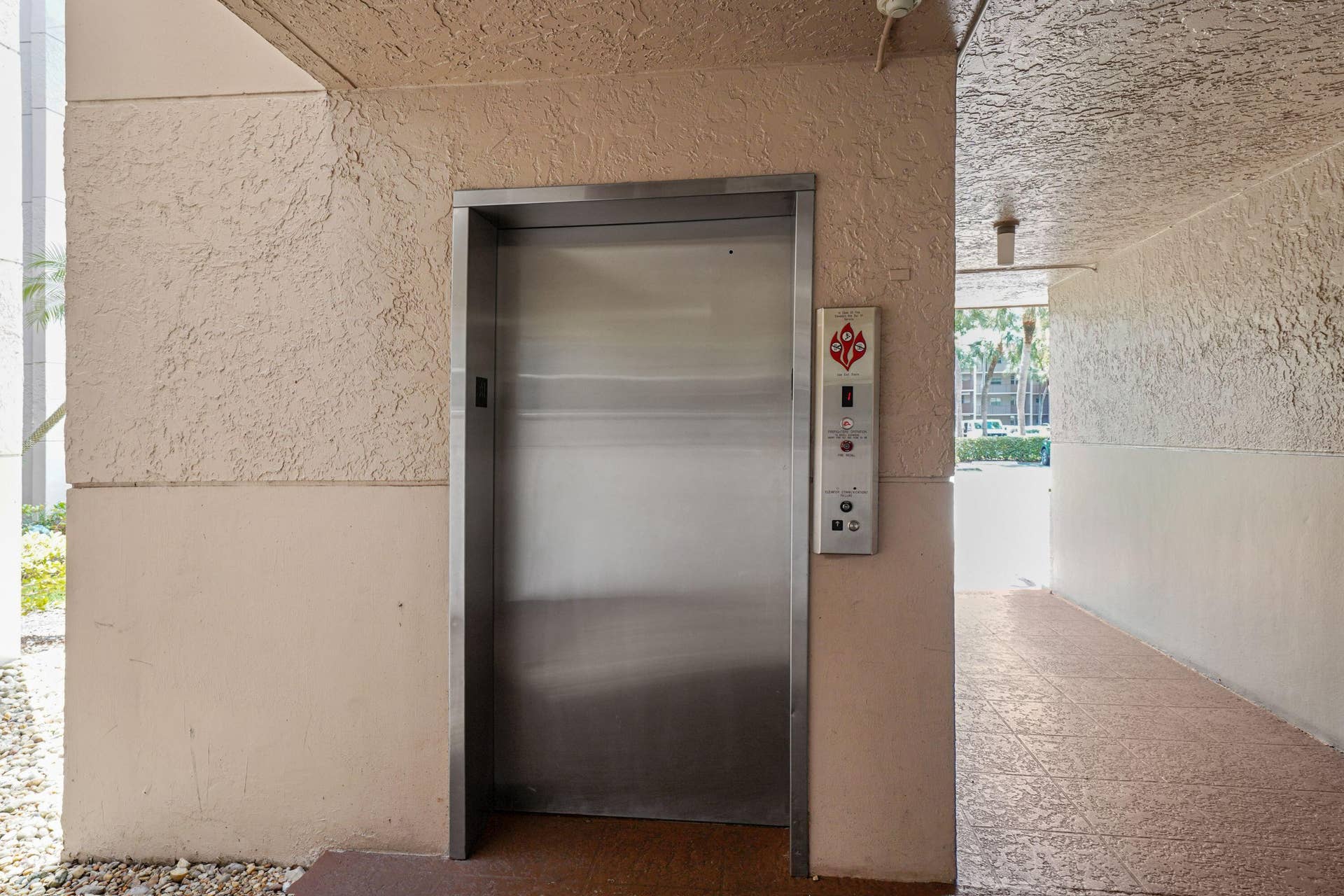 1900 SABAL PALM Drive, #205, Davie, FL 33324 *