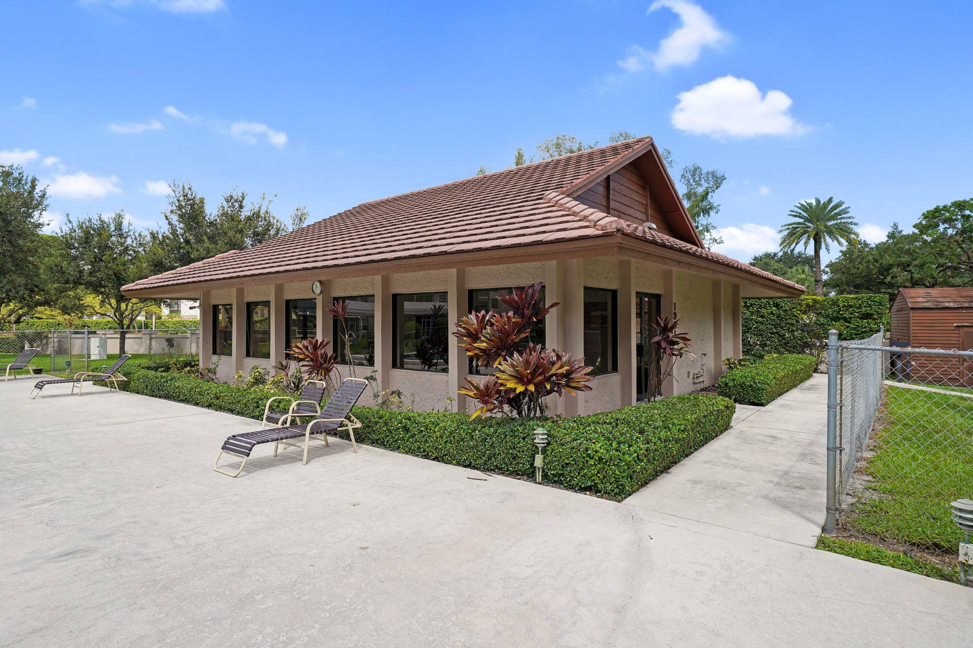 1900 SABAL PALM Drive, #205, Davie, FL 33324 *