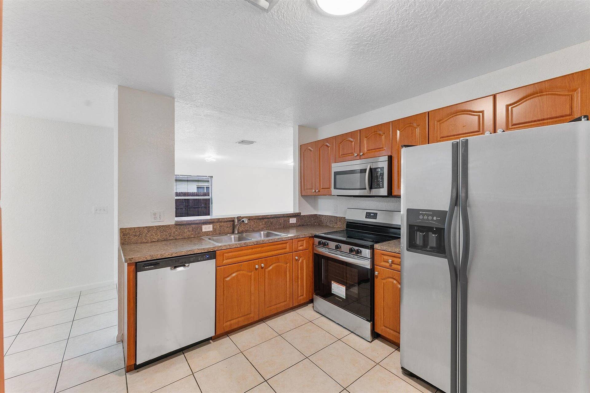 08-2212 NW 9th Ct_008