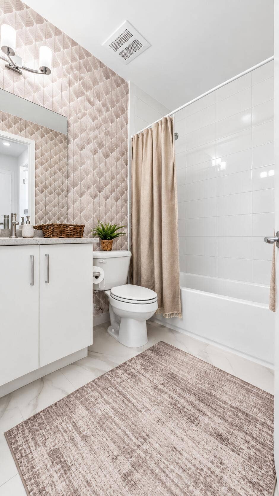 20050 Hirono Lane, Boca Raton, FL 33434 3rd Bathroom