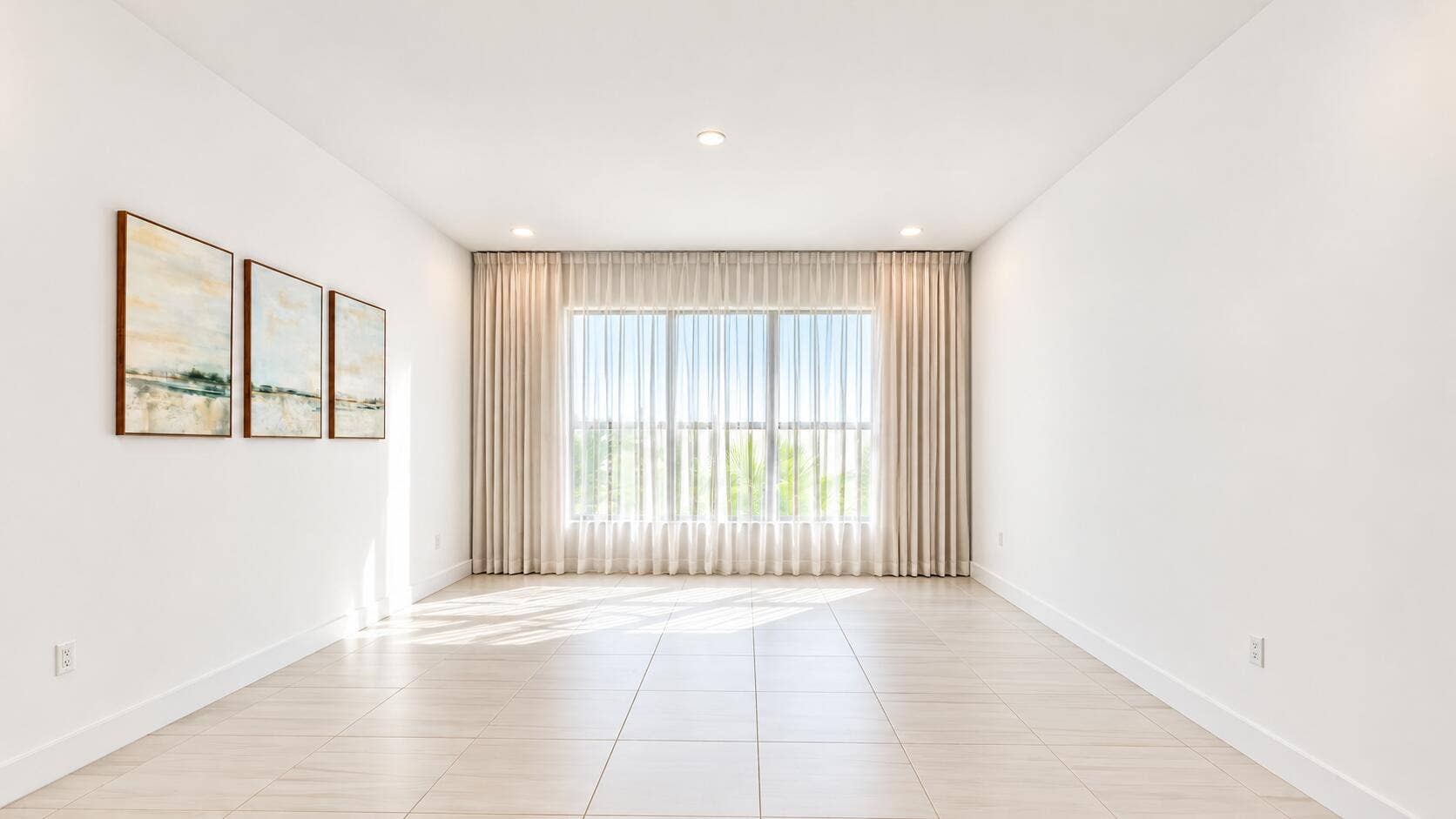 20050 Hirono Lane, Boca Raton, FL 33434 Living Area Vacant