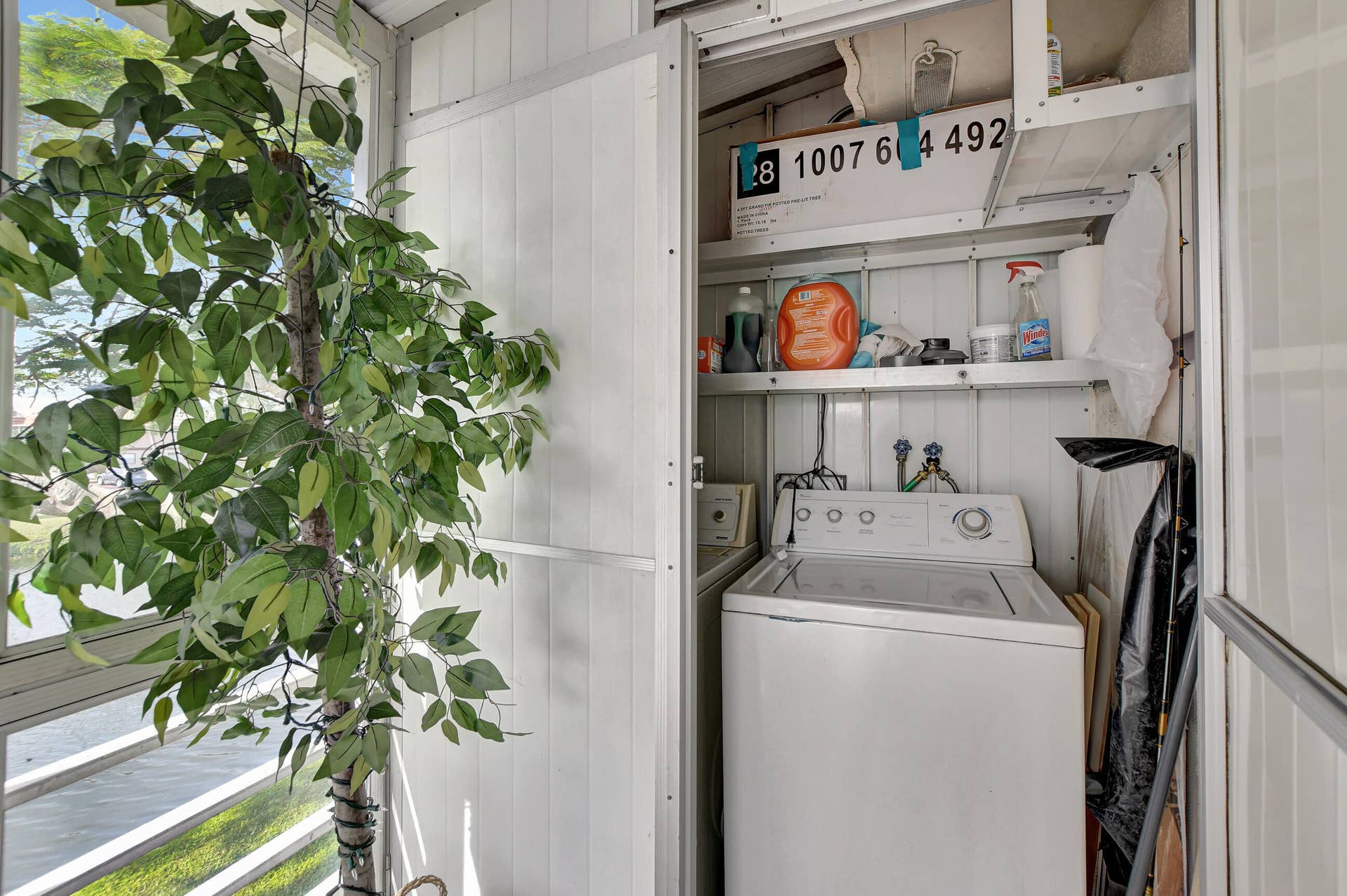 Washer & Dryer Utility Closet