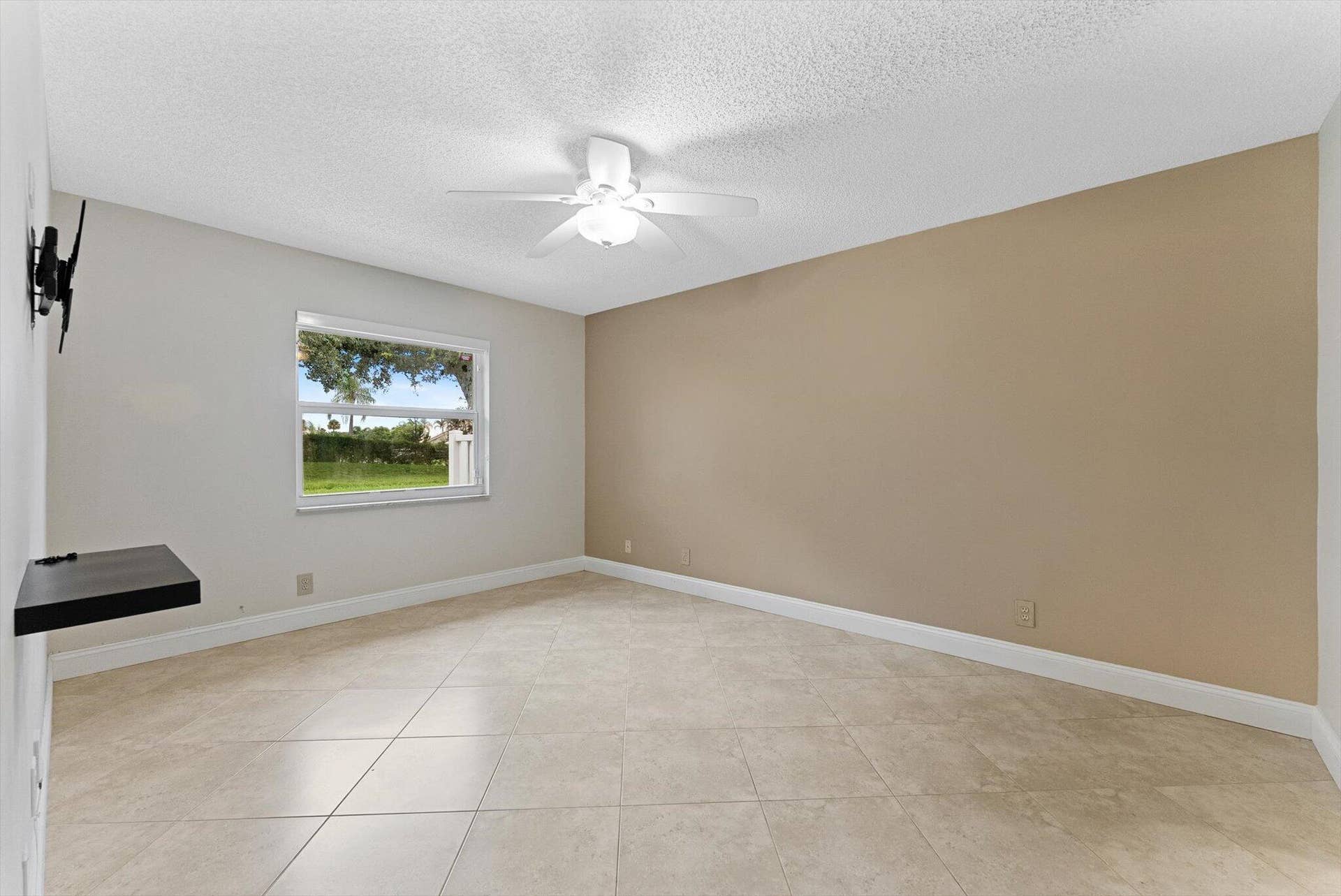 8959 Sunnywood Place, Boca Raton, FL 33496 19-19