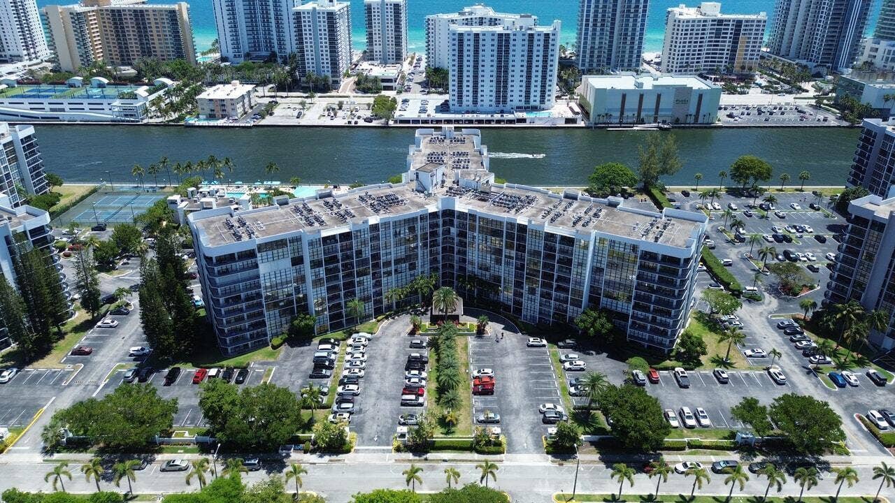 800 PARKVIEW Drive, #317, Hallandale Beach, Hallandale Beach, FL 33009 1