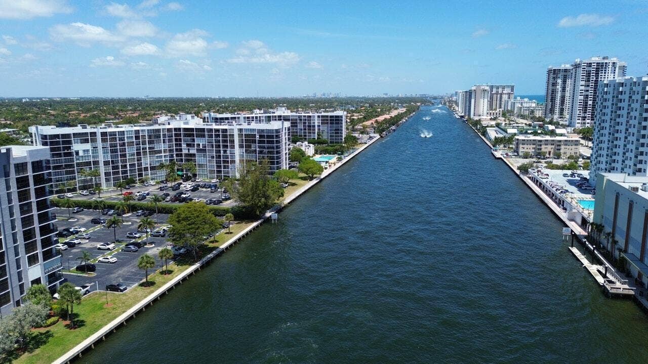 800 PARKVIEW Drive, #317, Hallandale Beach, Hallandale Beach, FL 33009 Copia de 67
