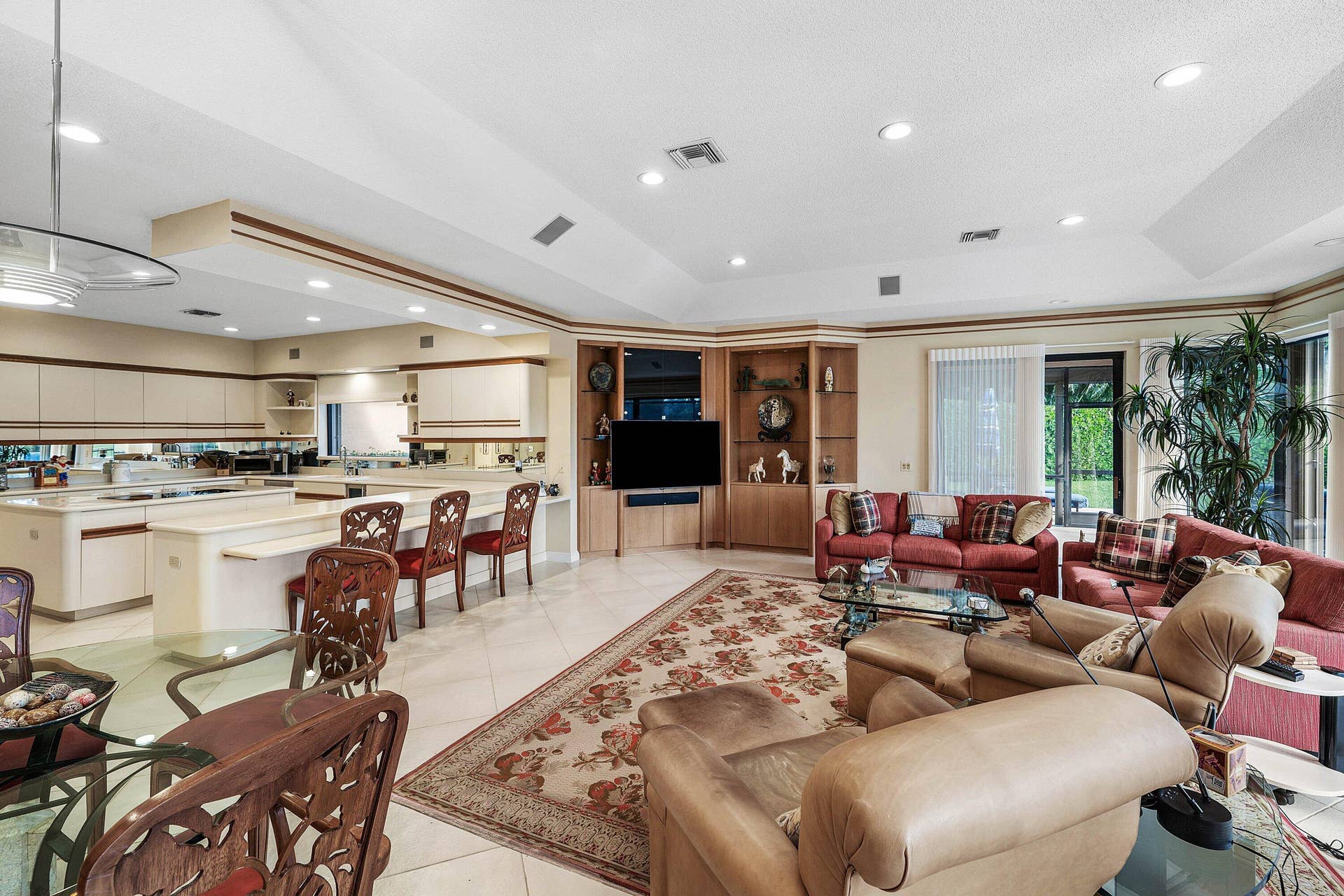 4364 KASSO Circle, Boca Raton, FL 33487 Family room off kitchen