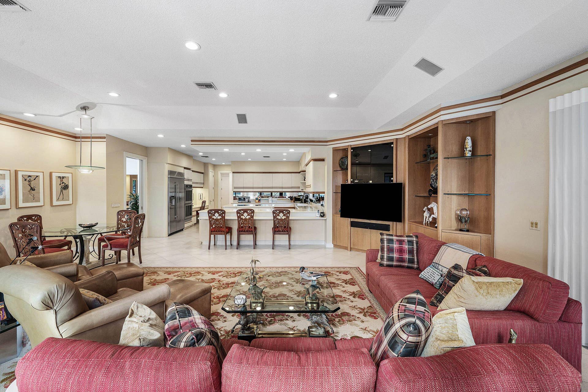 4364 KASSO Circle, Boca Raton, FL 33487 Family room off kitchen