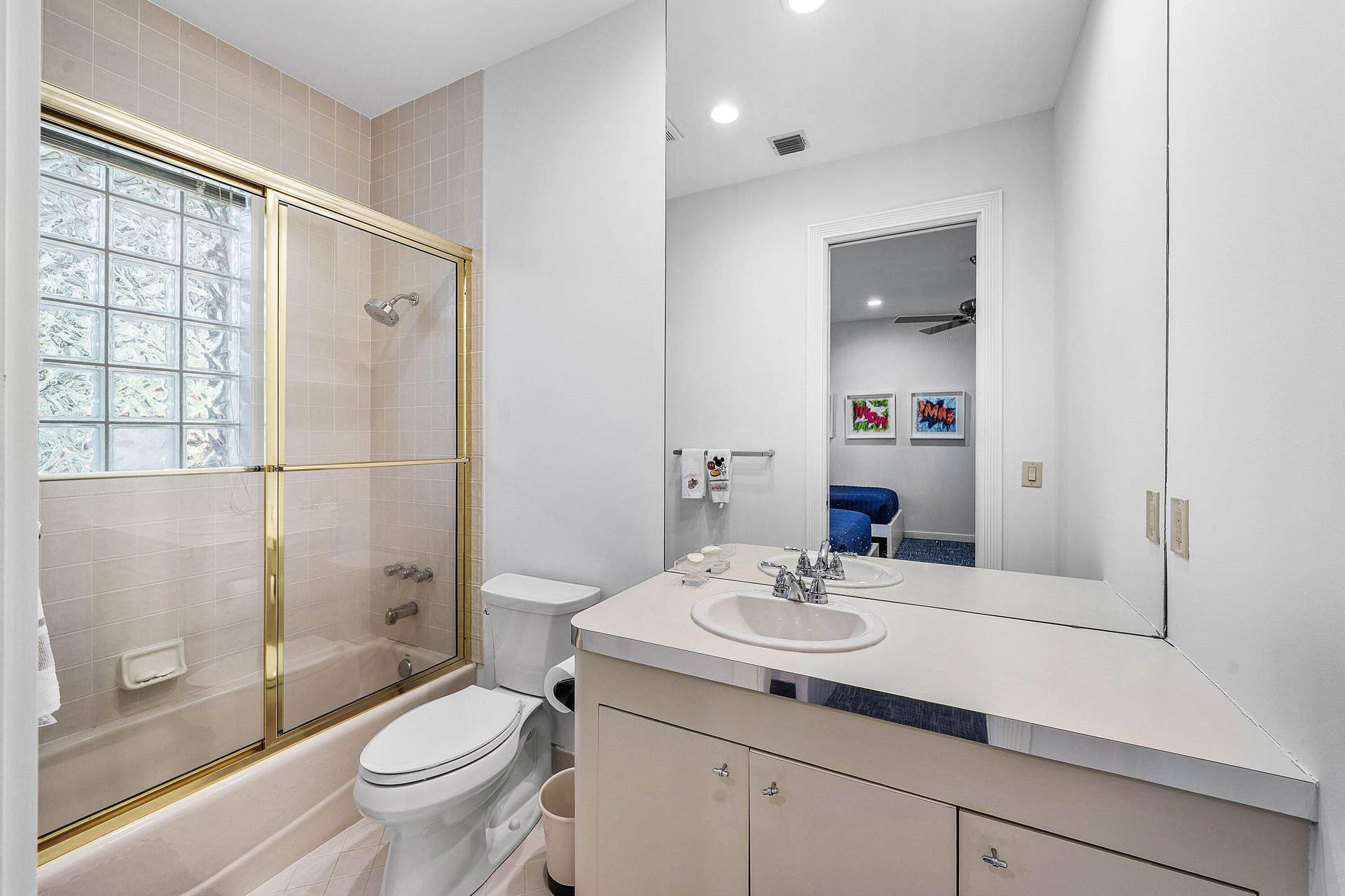 4364 KASSO Circle, Boca Raton, FL 33487 Guest bath3