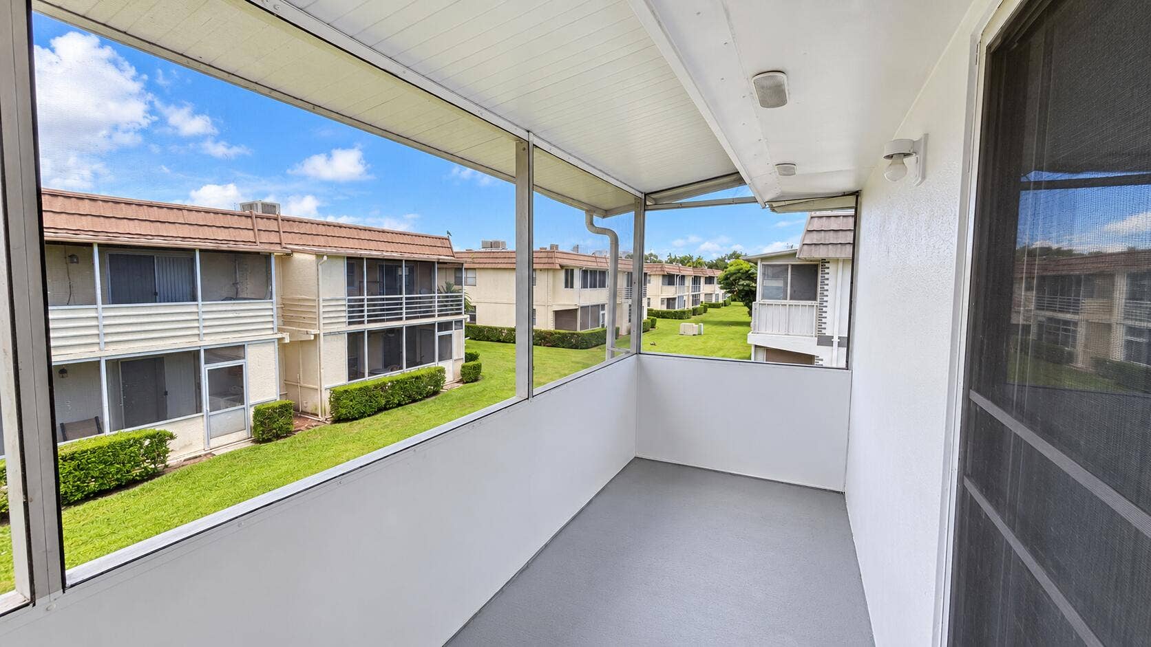 Screened/Covered Balcony