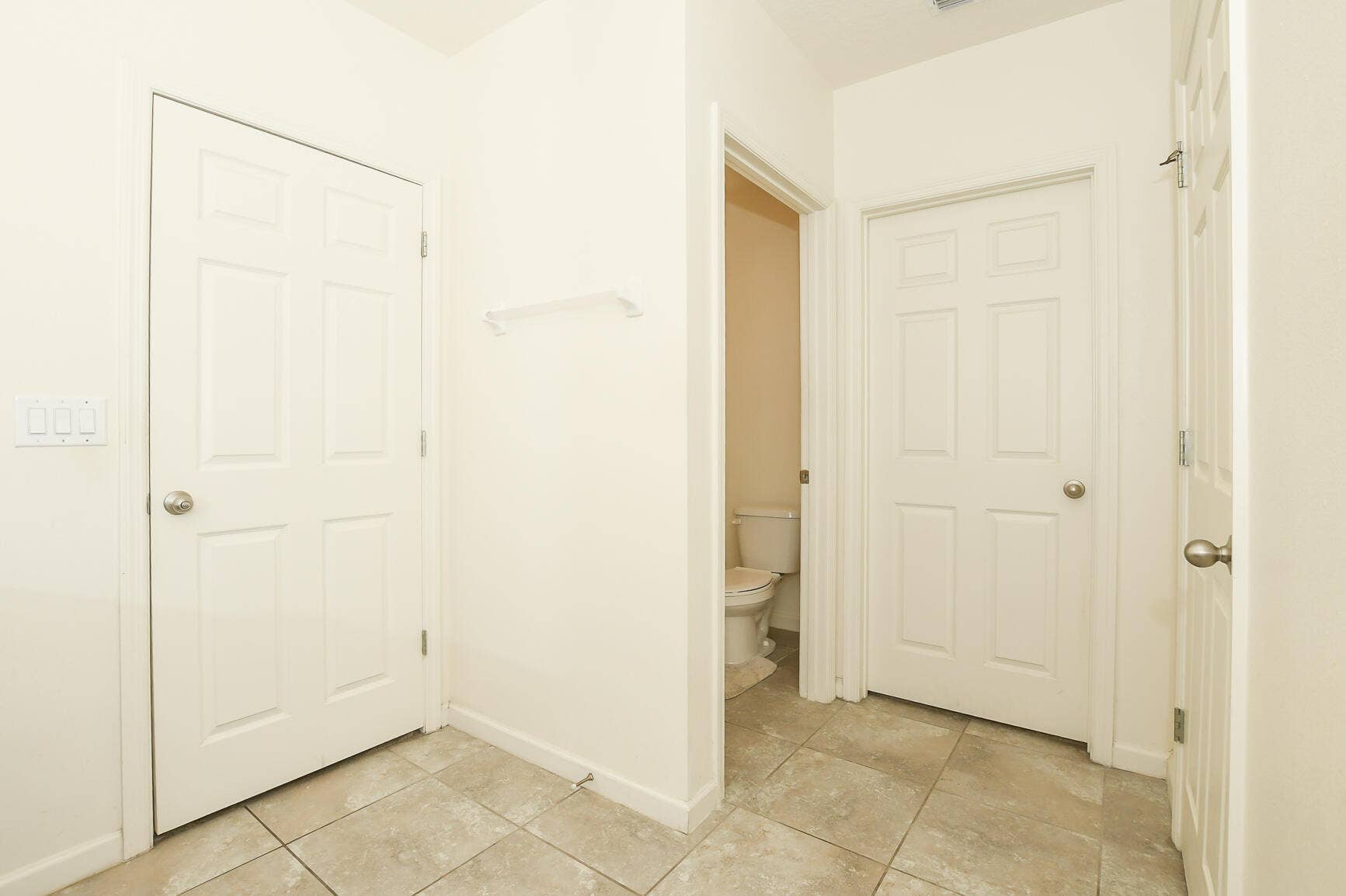Hide away toilett