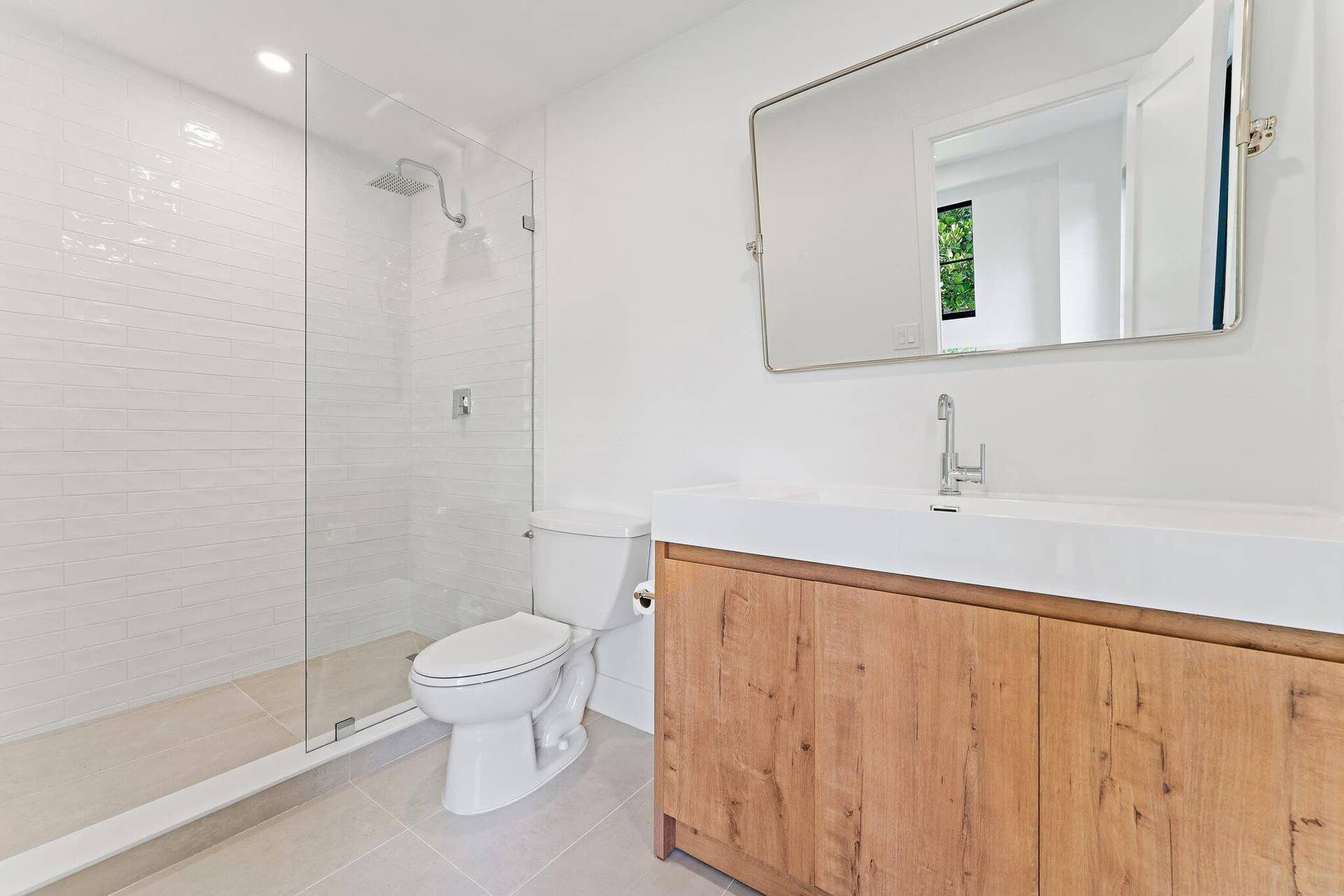 4456 HICKORY Drive, Palm Beach Gardens, FL 33418 Cabana Bath