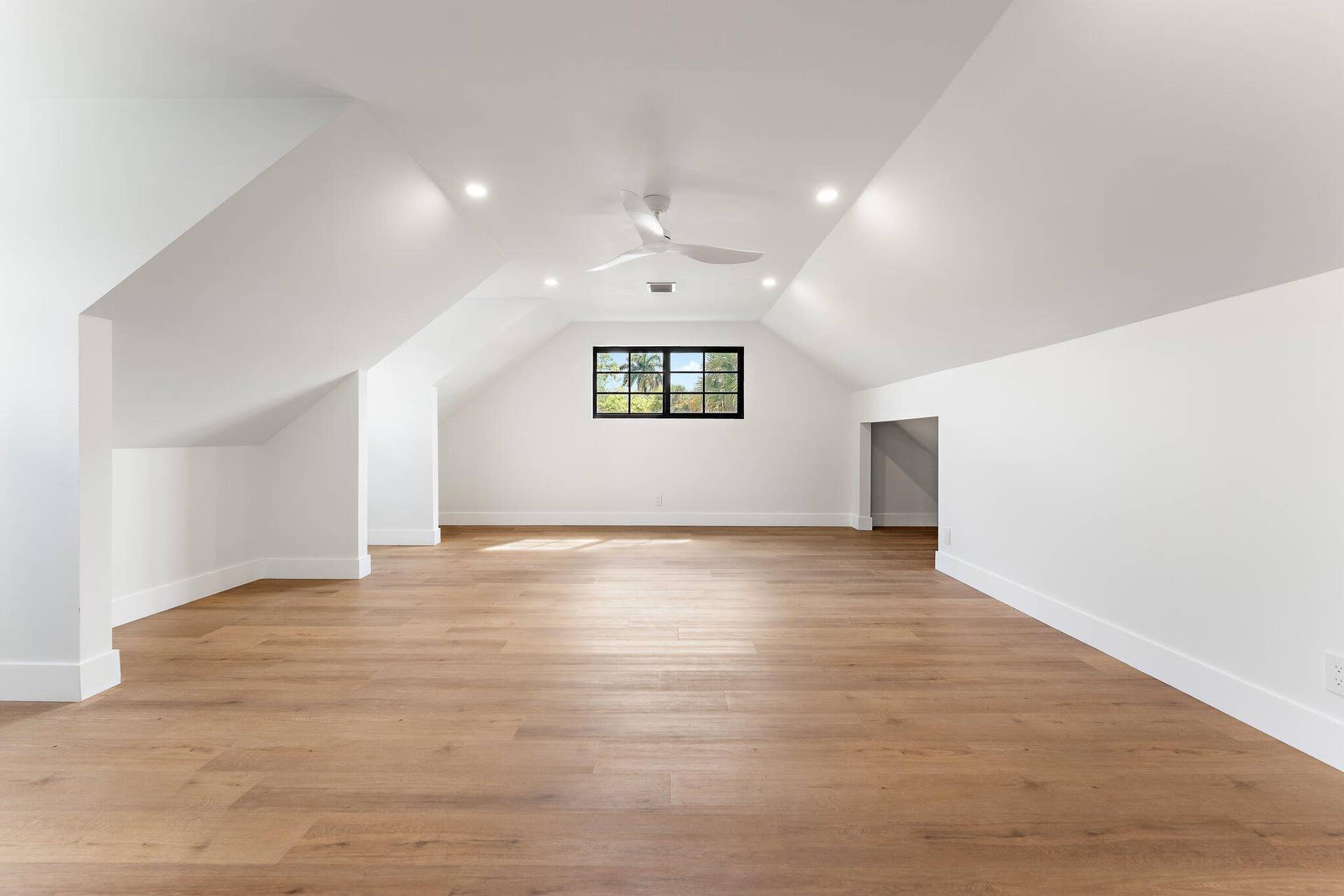 4456 HICKORY Drive, Palm Beach Gardens, FL 33418 2nd FL Game Room