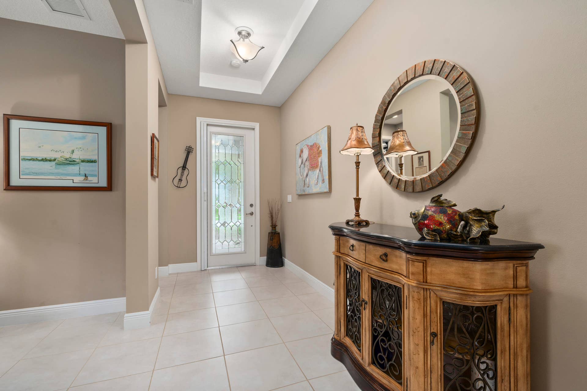 10' High Ceilings with Tray Ceiling Entryway