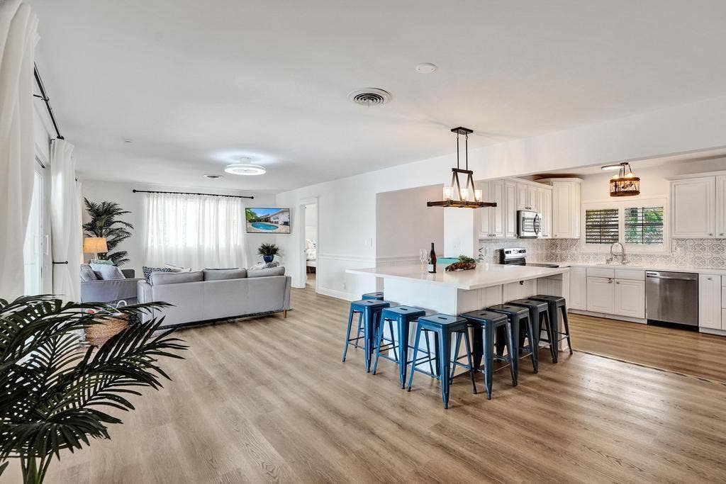 1004 NE 26TH Avenue, Pompano Beach, FL 33062 13