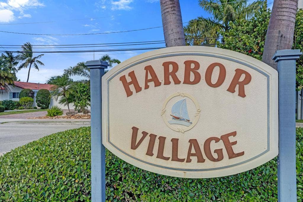 1004 NE 26TH Avenue, Pompano Beach, FL 33062 2