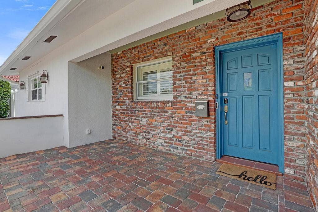 1004 NE 26TH Avenue, Pompano Beach, FL 33062 5
