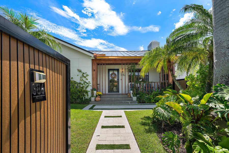 Property photo for 386 Palmetto Street, West Palm Beach, FL