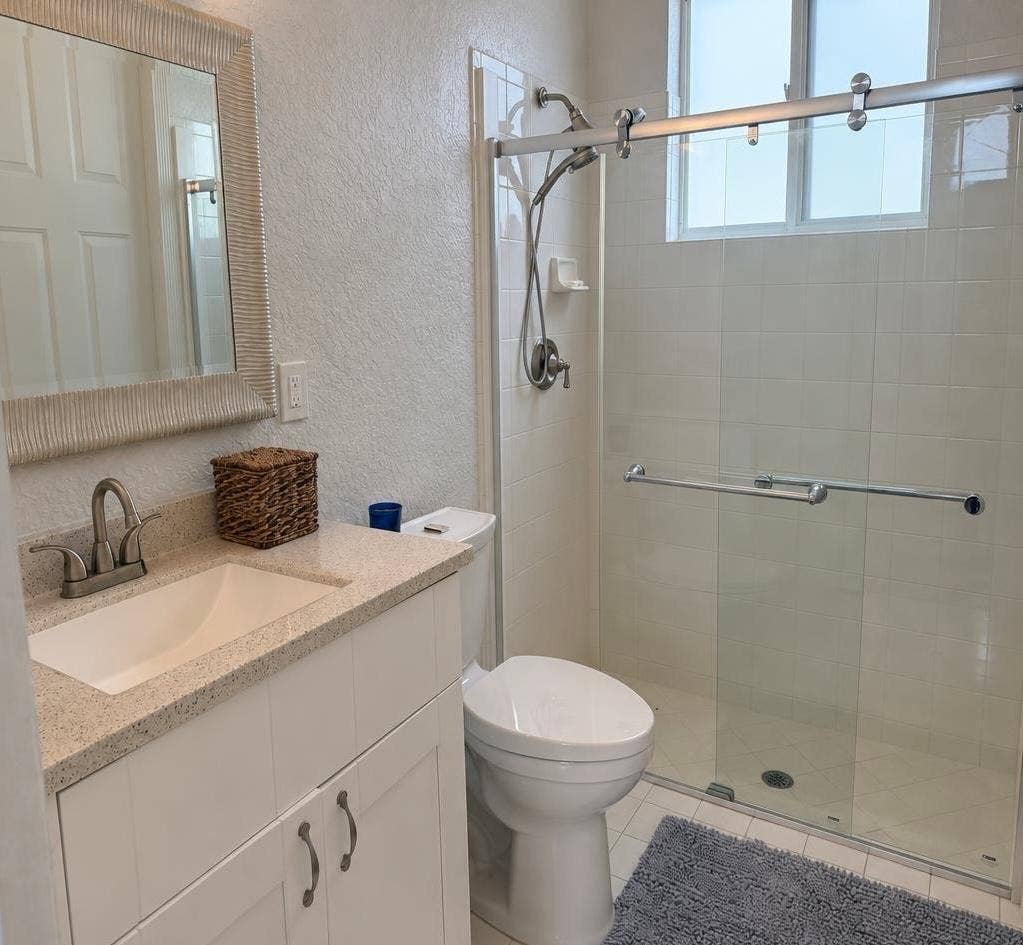 3387 NW 53rd Circle, Boca Raton, FL 33496 Guesthouse - Bathroom