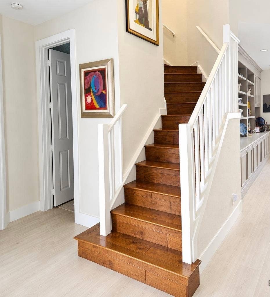 3387 NW 53rd Circle, Boca Raton, FL 33496 Staircase