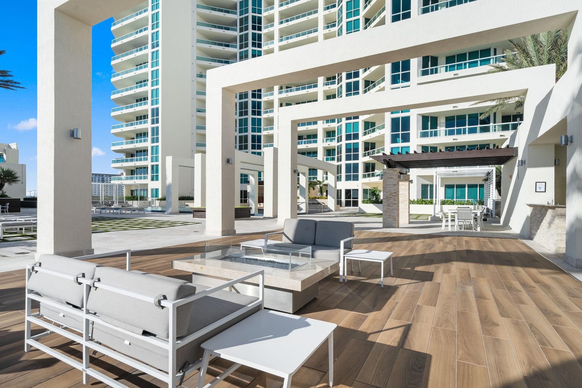 Pool/BBQ Area