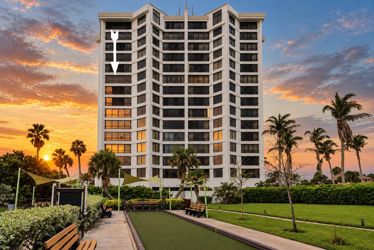 GoldenSunriseatthePalm-CourtTower