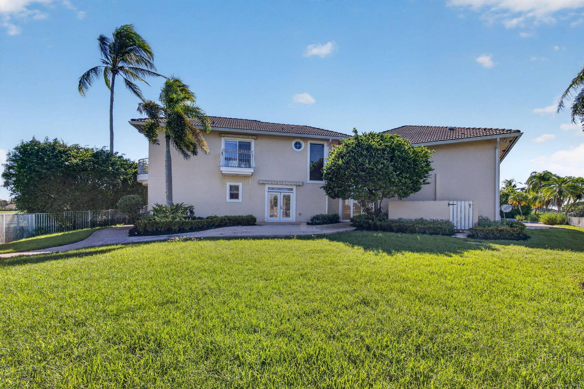 10248 Heronwood Lane, West Palm Beach, FL 33412 Side Yard