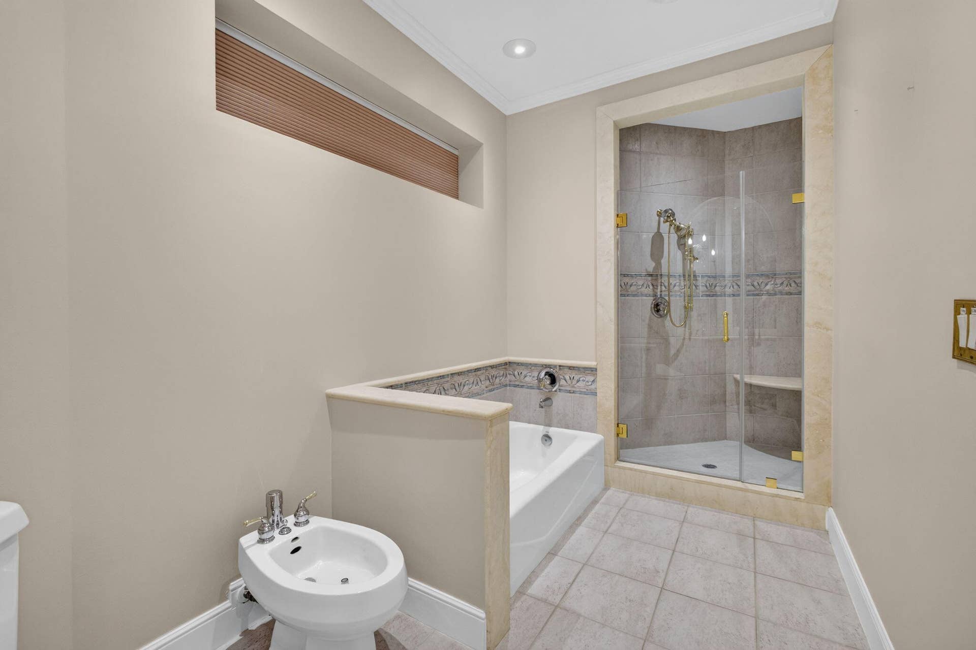 10248 Heronwood Lane, West Palm Beach, FL 33412 Guest Bathroom