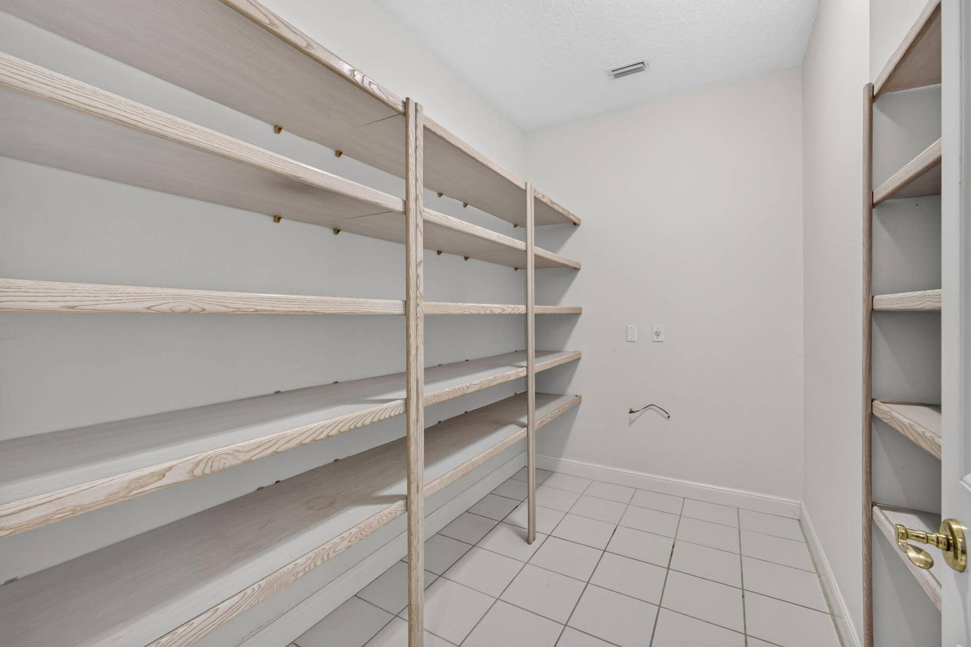 10248 Heronwood Lane, West Palm Beach, FL 33412 Pantry