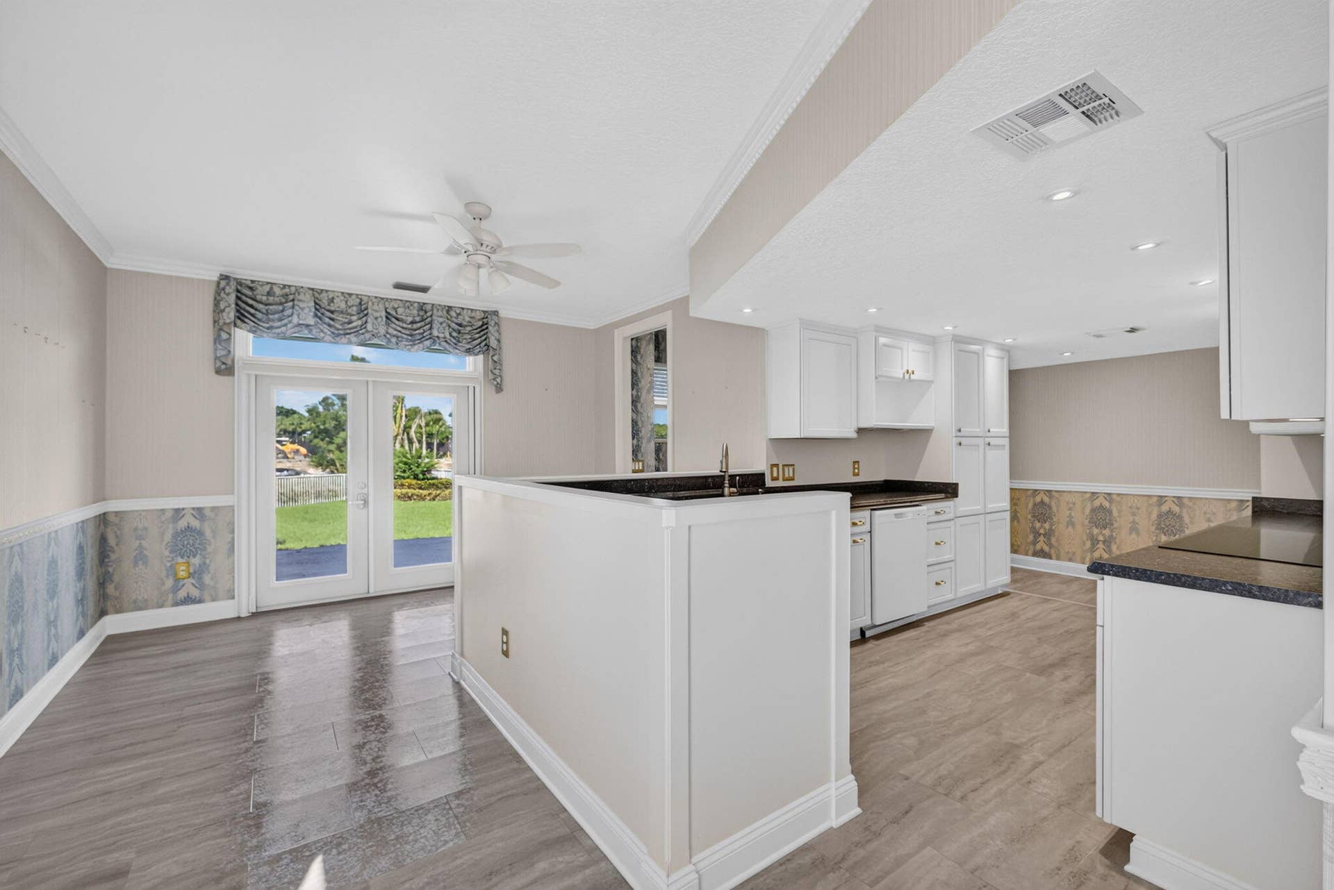 10248 Heronwood Lane, West Palm Beach, FL 33412 Guest Suite