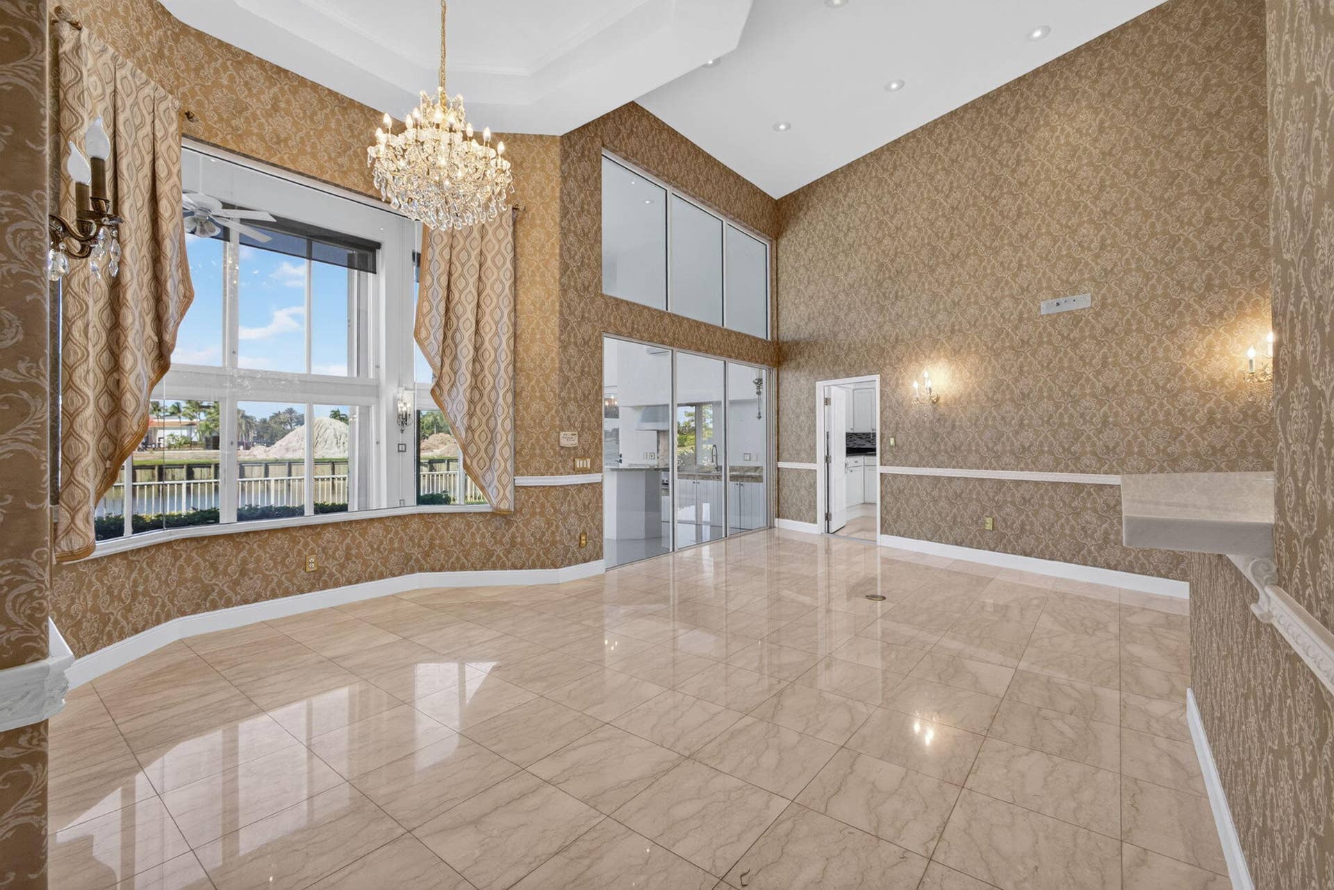 10248 Heronwood Lane, West Palm Beach, FL 33412 Family Room