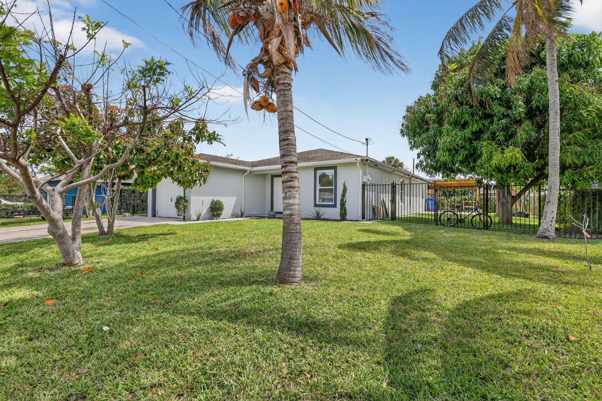 1691 W 26th Court, Riviera Beach, FL 33404 3-web-or-mls-F14A8784